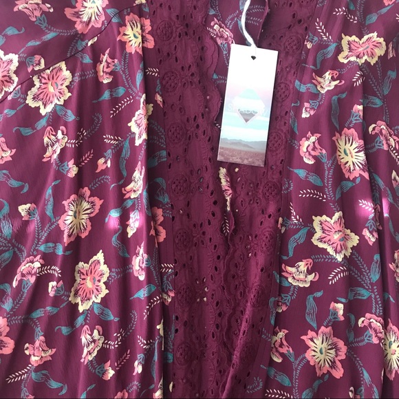 Sun & Shadow Eyelet Lace Floral Kimono NWT - Picture 10 of 10